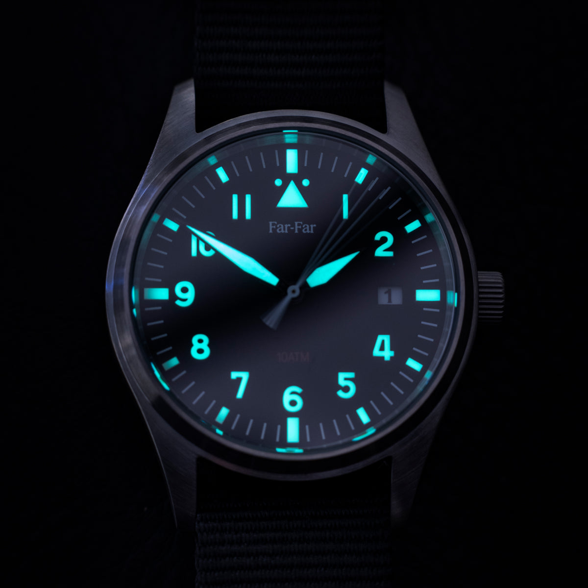 Far-Far Klassisk Pilotklokke Sort